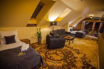 Фото номера Апартаменты с 2 спальнями Апарт-отели Złoty Groń Resort &amp; Spa г. Истебна 2